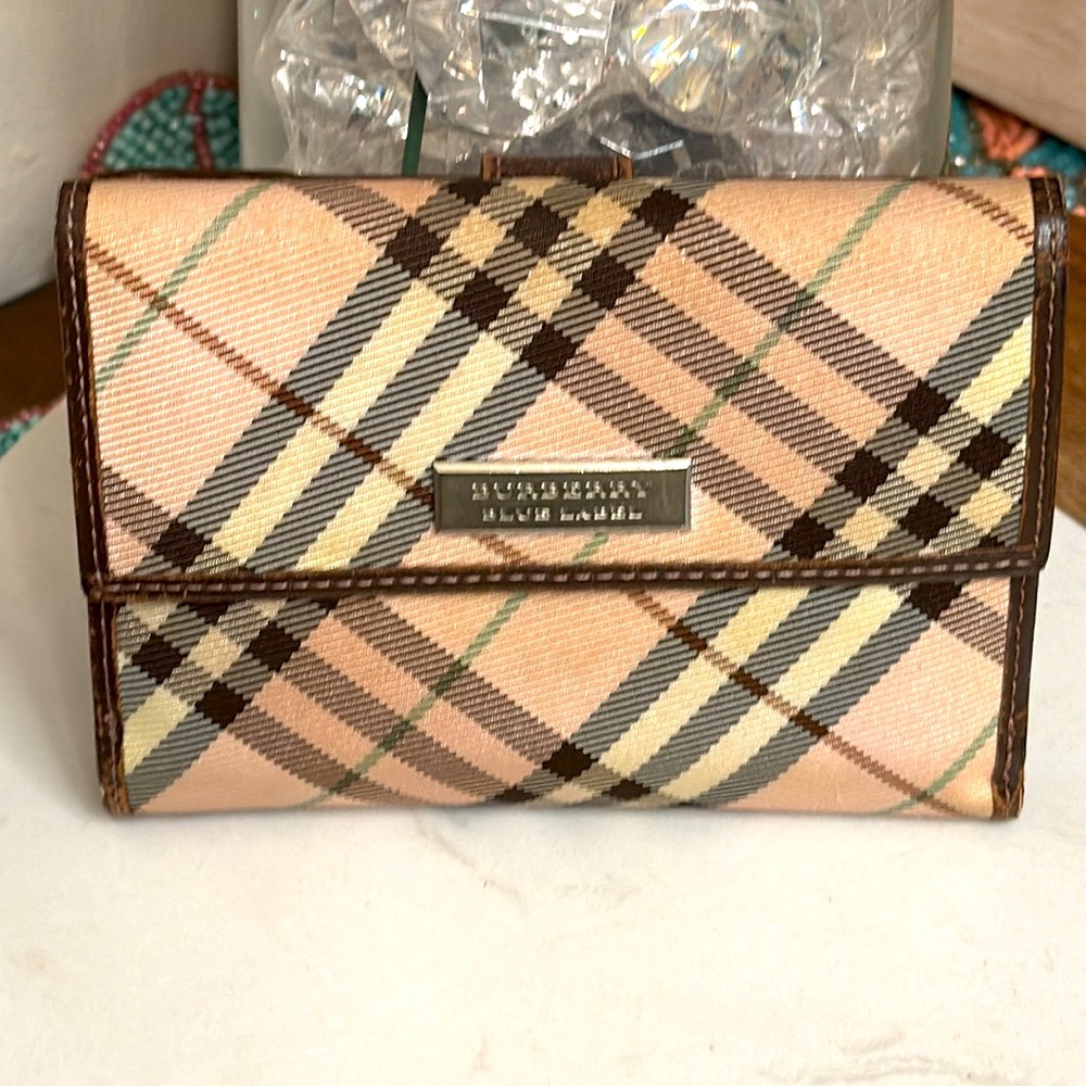 Burberry Bifold wallet Nice clean - Picture 13 of 13